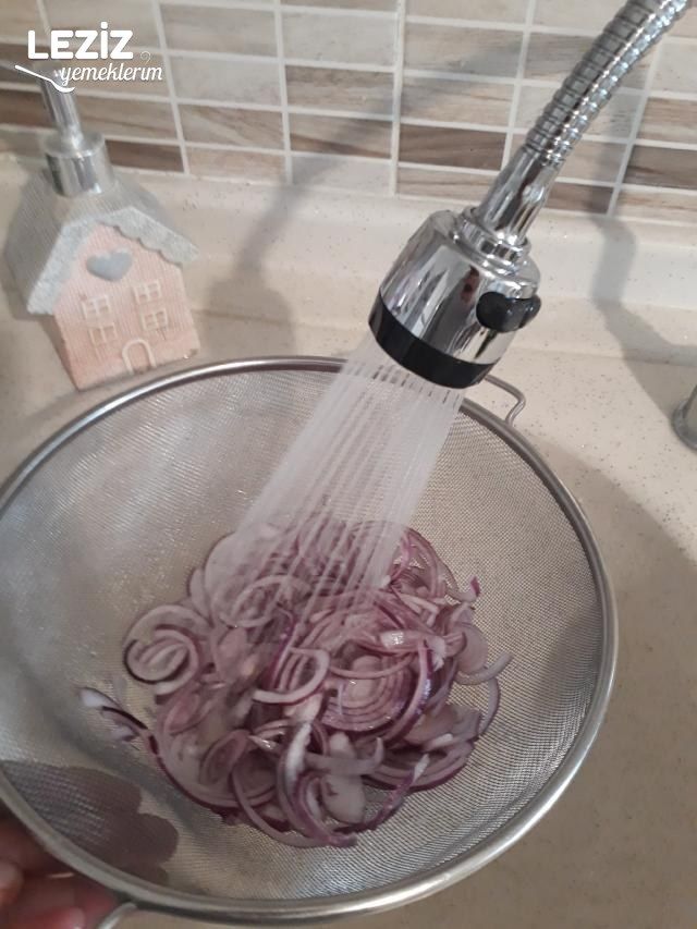 Nefis Soğan Salatası