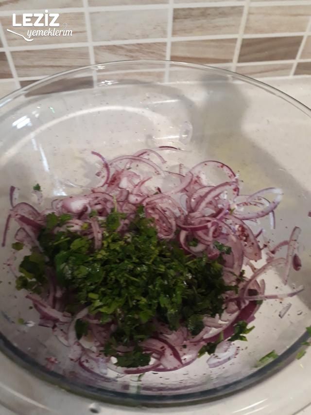 Nefis Soğan Salatası