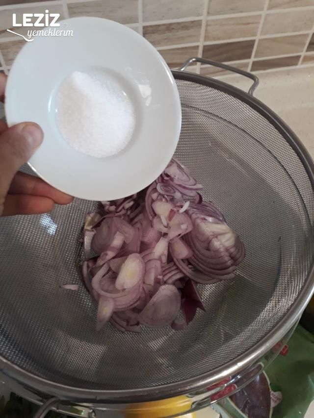 Nefis Soğan Salatası