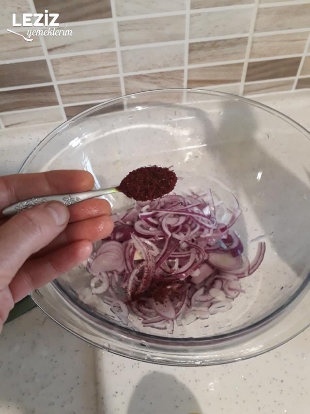 Nefis Soğan Salatası
