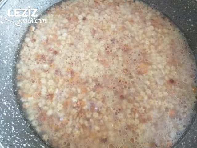 Pancarlı, Mor Lahanalı Şehriyeli Yoğurtlu Salata