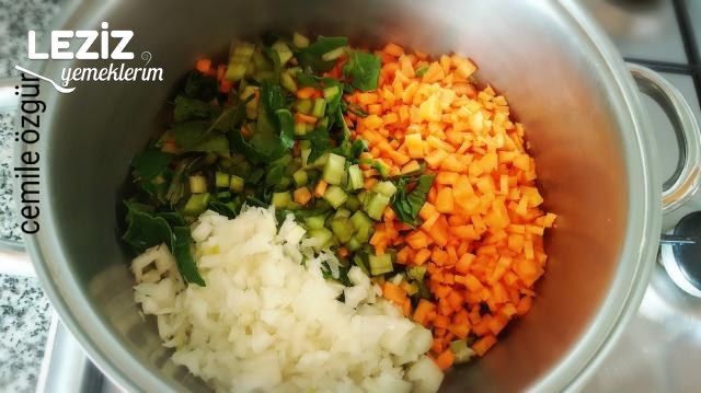 Pazı Sapı Çorbası