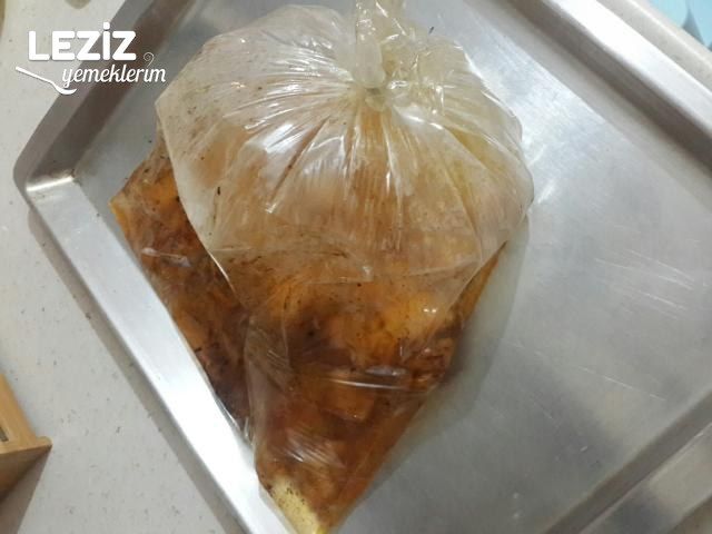 Fırın Poşetinde Mangal Tadında Tavuk