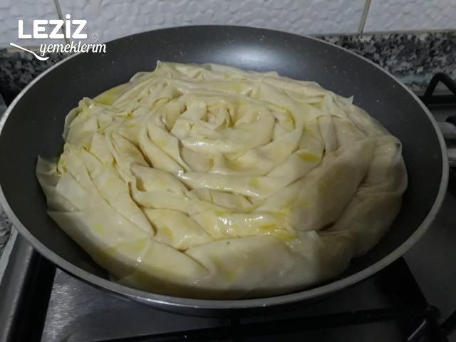 Su Böreği Tadında Tavada Börek