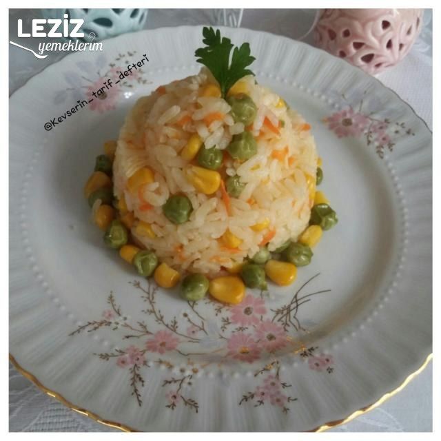 Bezelyeli Havuçlu Mısırlı Pilav