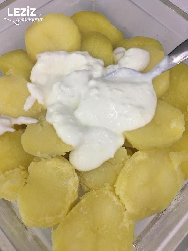 Yoğurtlu Patates Borani