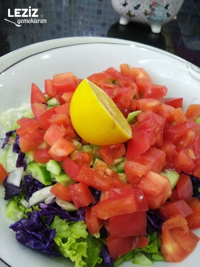Karışık Salata Nasıl Yapılır