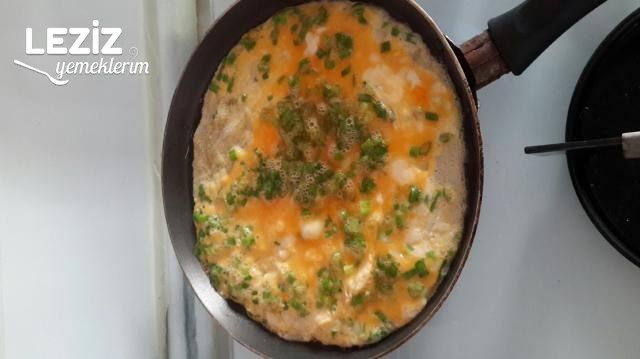 Yeşil Soğanlı Omlet