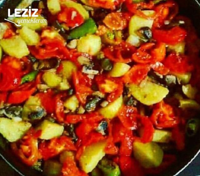 Güveçte Kaşarlı Mantar