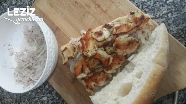 Ekmek Arası Tavuk Döner
