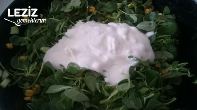 Nefis Semizotu Salatası (Pratik Lezzet)