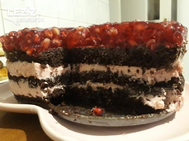 Narlı Yaş Pasta Tarifi