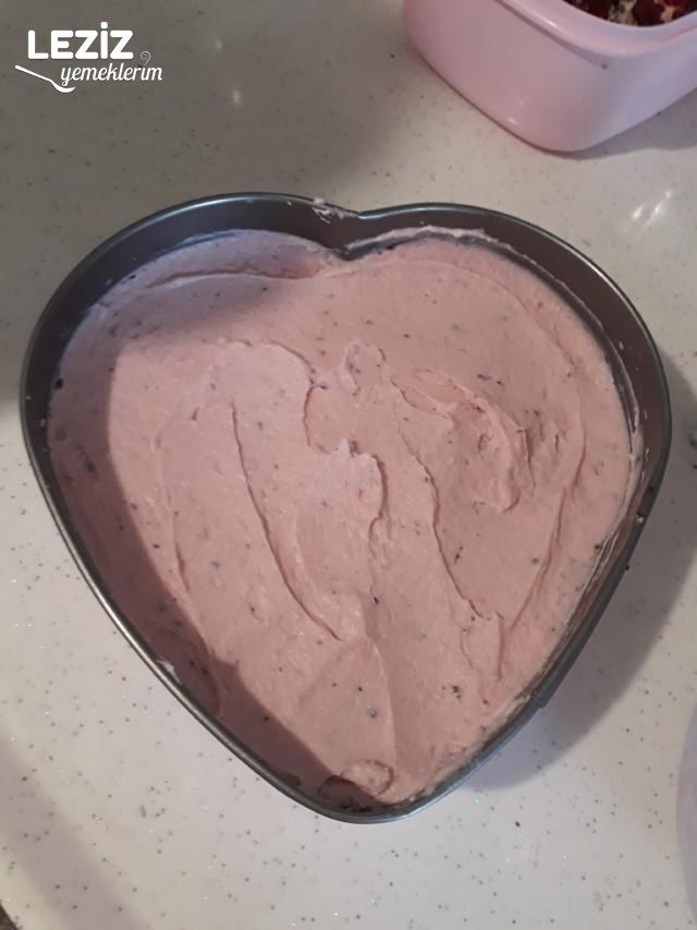 Narlı Yaş Pasta Tarifi