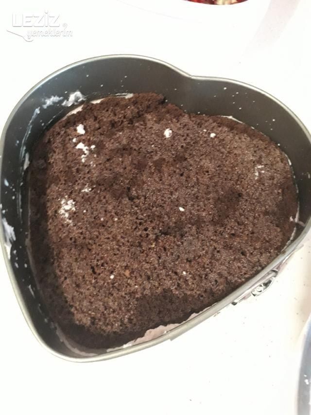 Narlı Yaş Pasta Tarifi