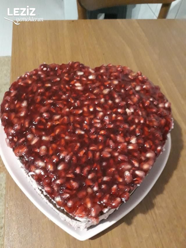 Narlı Yaş Pasta Tarifi