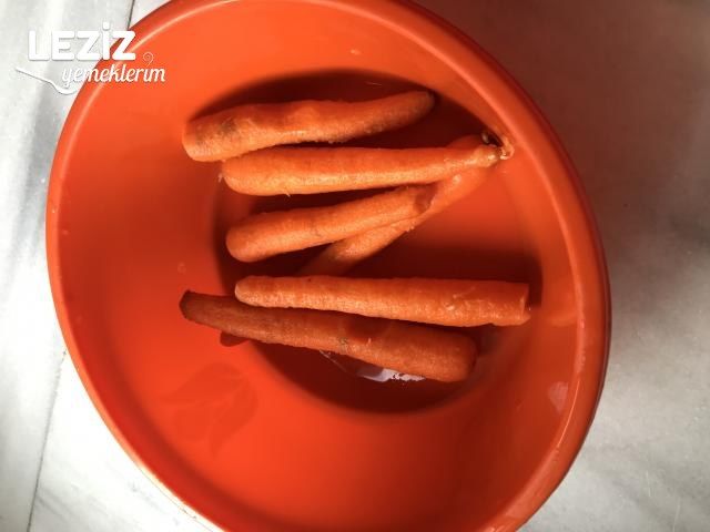 Peştemallı Havuç Salata