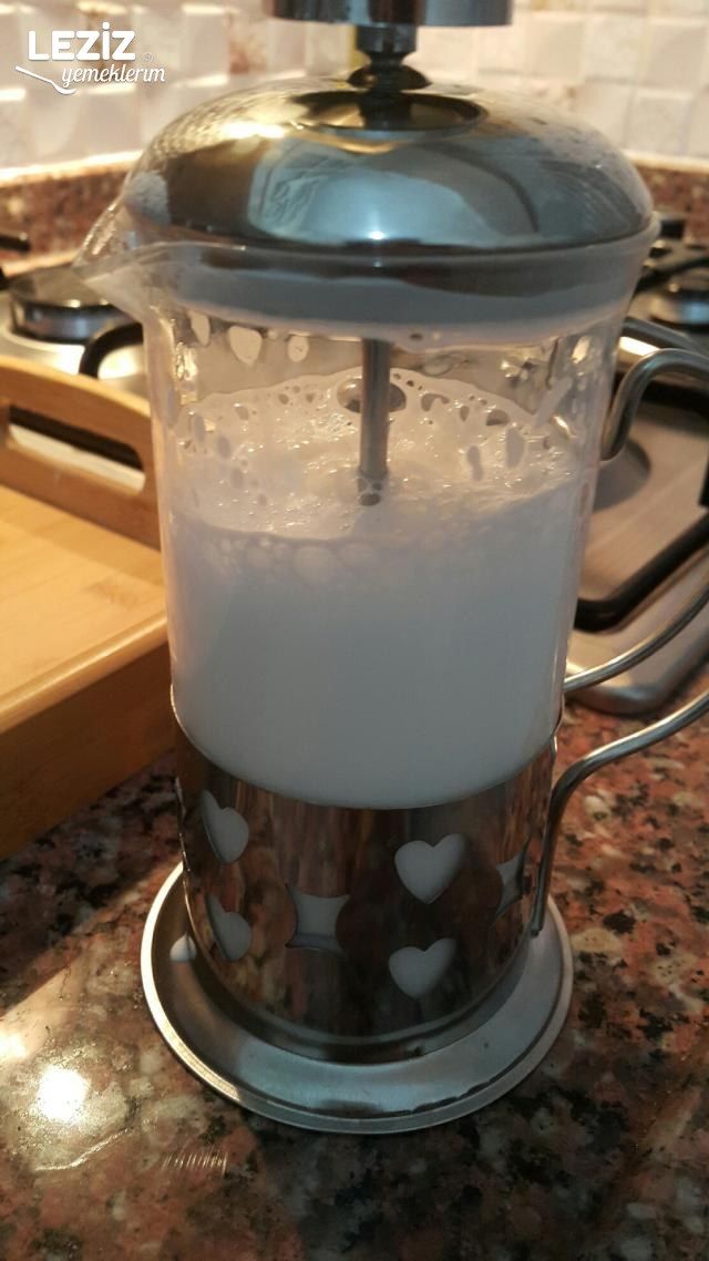 Köpüklü Latte (Macchiato) Tarifi