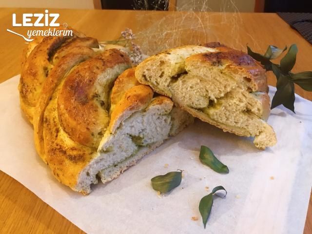 Pesto Soslu Ekmek