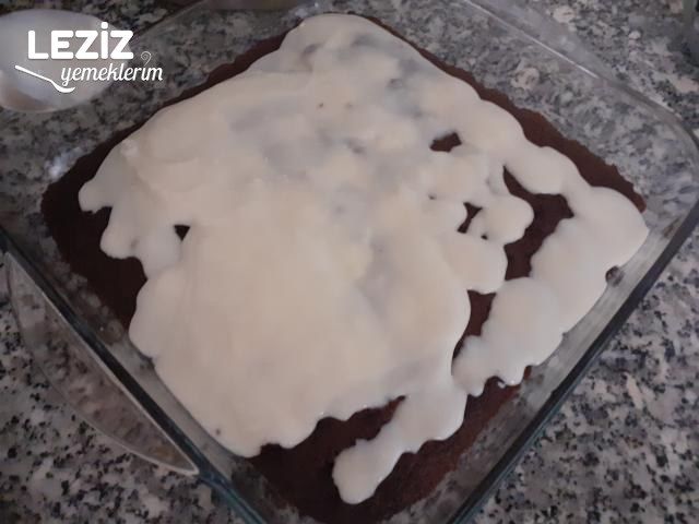 Yumuşacık Muhallebi Dolgulu Kek