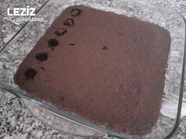 Yumuşacık Muhallebi Dolgulu Kek