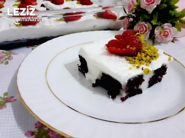 Yumuşacık Muhallebi Dolgulu Kek