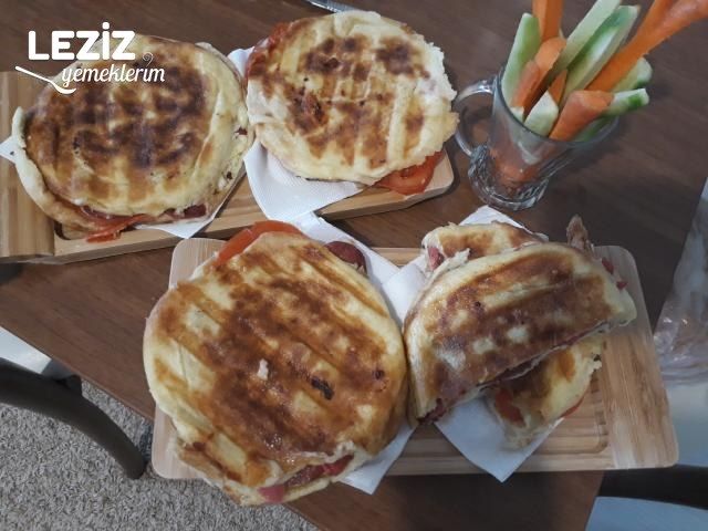 Bazlamalı Karışık Tost