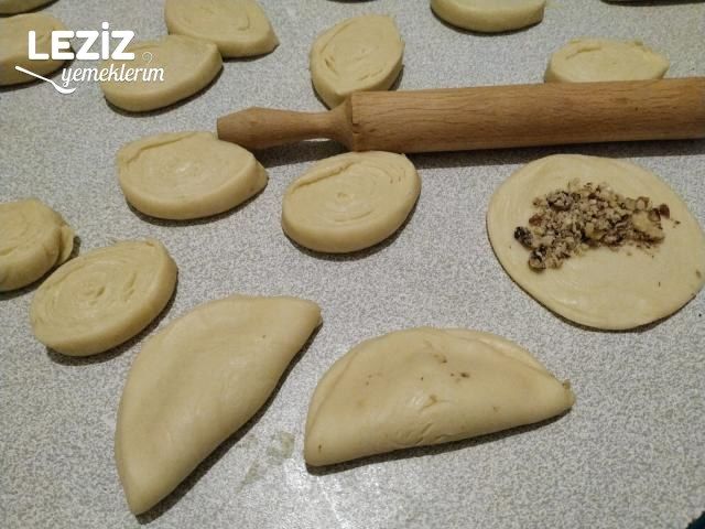 Midye Tatlısı Tarifi (Resimli Anlatım)