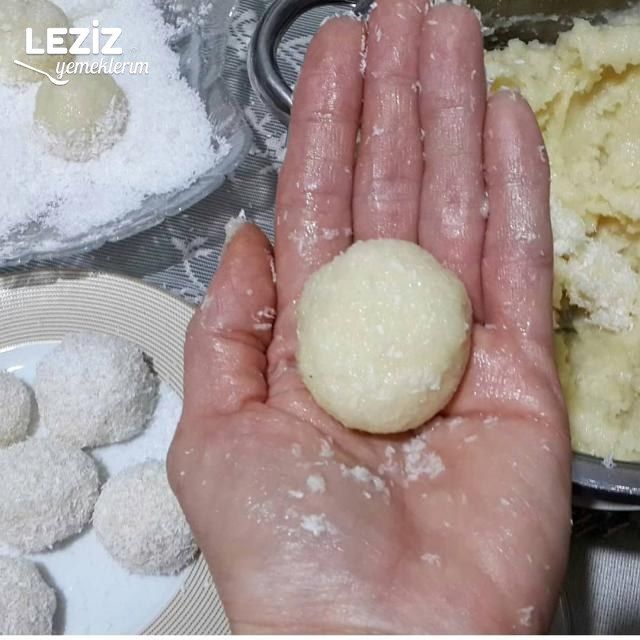 Labneli İrmik Toplar (1 Tarifle 3-4 Farklı Görüntü)