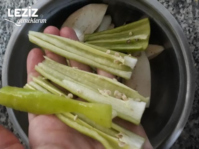 Kolay Haşlama Patlıcan Biber Turşusu