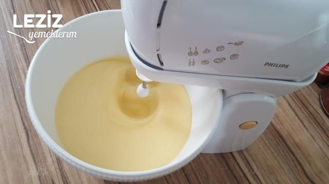 Gerçek Çikolata Parçalı  Kek  (Kabarmalara Doymayan)