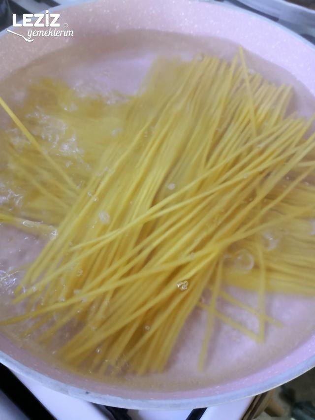 Beşamel Soslu Fırında Makarna Tarifi