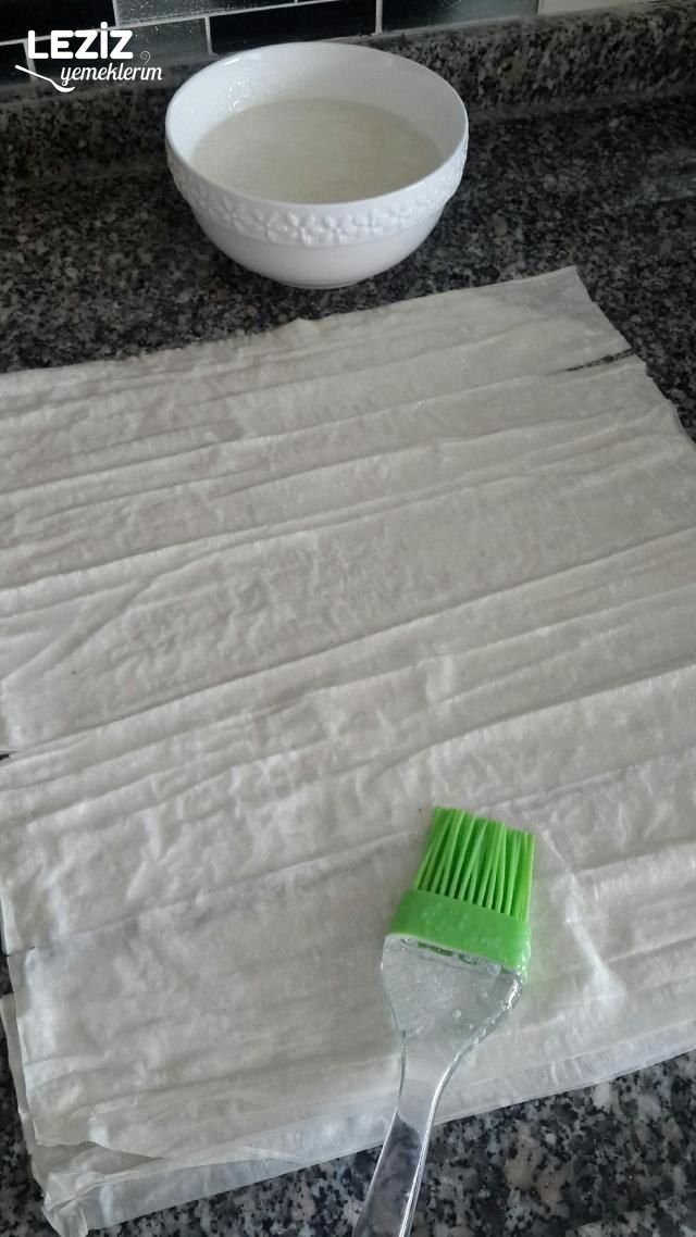 Baklavalık Yufkadan Kıymalı Börek