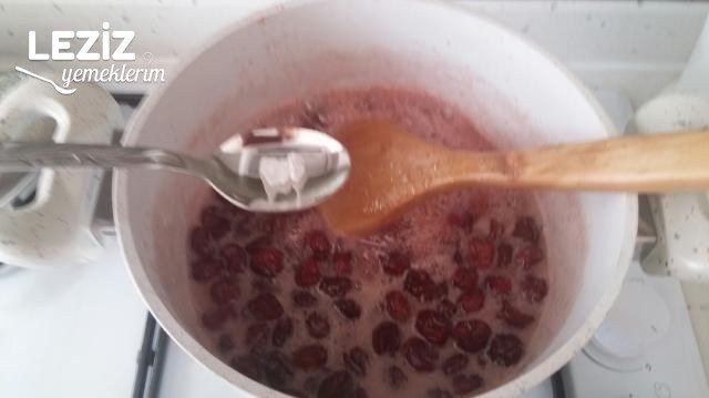 Kiraz Reçeli (Ev Yapımı)