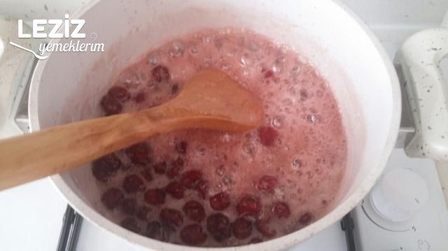 Kiraz Reçeli (Ev Yapımı)