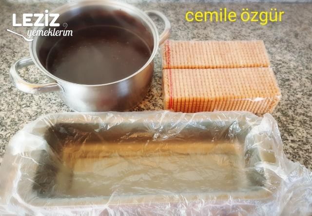Çikolatalı Bisküvi Pasta Tarifi