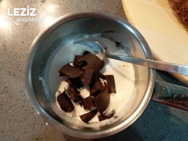 Çikolatalı Tart Kek Tarifi
