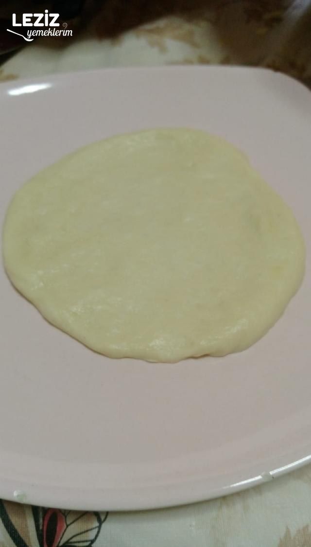 Yumuşacık Sucuklu Kaşarlı Karnıyarık Poğaça