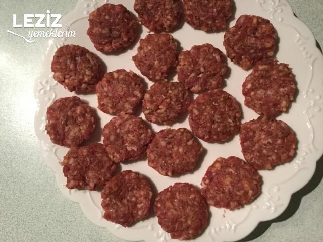 Sucuk Köftesi Nasıl Yapılır?
