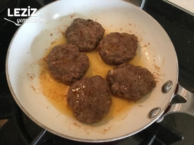 Sucuk Köftesi Nasıl Yapılır?