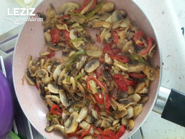 Güveçte Mantar Fajita