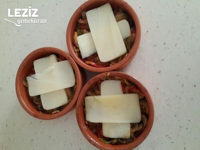 Güveçte Mantar Fajita