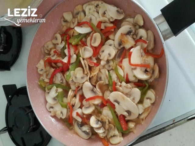 Güveçte Mantar Fajita