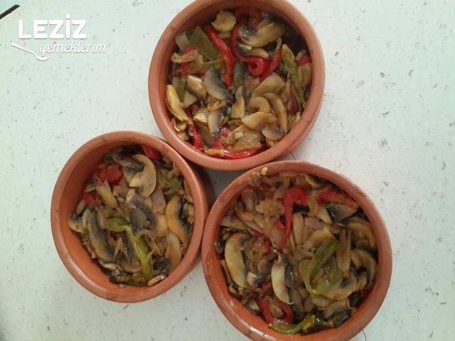 Güveçte Mantar Fajita