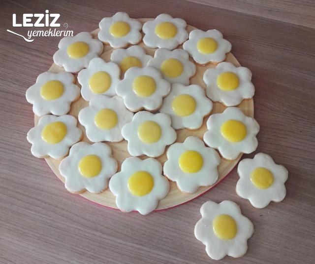 Çiçek Şeklinde Yumurta Kurabiyeler