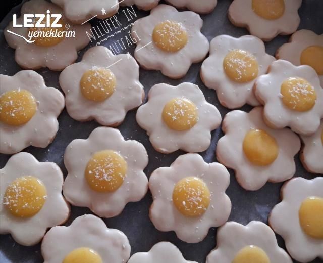 Çiçek Şeklinde Yumurta Kurabiyeler