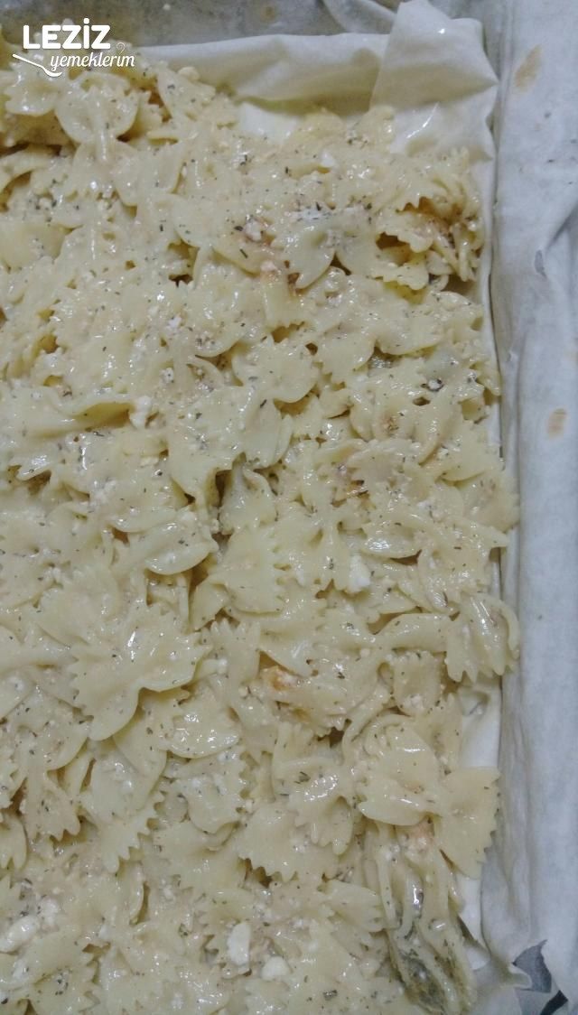 Makarnalı Börek Tarifi