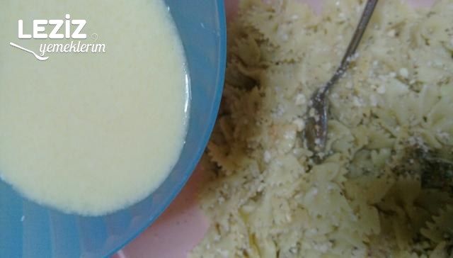 Makarnalı Börek Tarifi