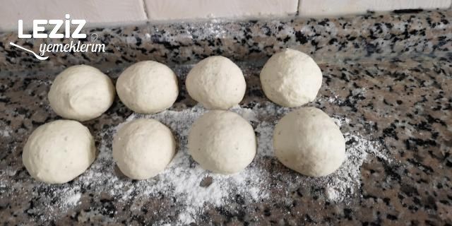 Mayasız Sarımsaklı Lavaş Ekmeği