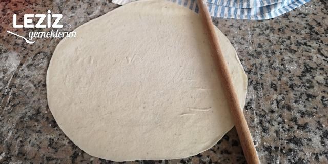 Mayasız Sarımsaklı Lavaş Ekmeği