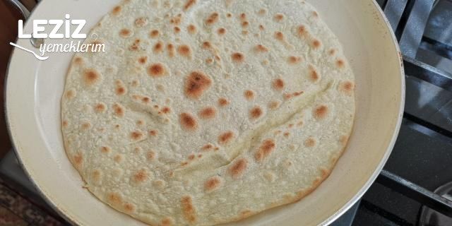 Mayasız Sarımsaklı Lavaş Ekmeği